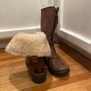 Winter waterproof uggs fur lined and very comfy lightly worn